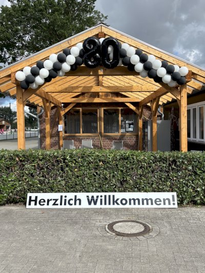 Kunstrasenplatz im Rahmen der Speller Sportwoche eingeweiht
