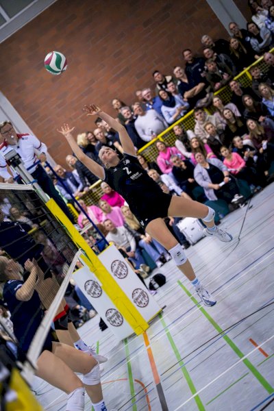 Damen 1: Saison 2025 / 2026 im Goldenen Buch der Gemeinde Spelle verewigt