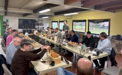 Für den guten Zweck: Speller Fußballer im Einsatz für die Piepkuchenbäcker