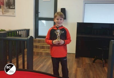 Bennet Krone gewinnt die Regionsmeisterschaften der Jüngsten im Tennis für den SC Spelle-Venhaus