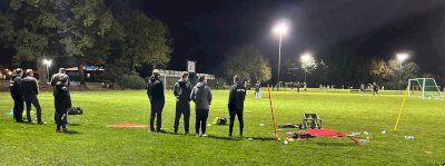 Reger Austausch: Trainer des Oberligateams und der Jugendmannschaften im Gespräch
