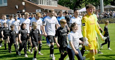 Gänsehautmomente beim emotionalen Abschied von drei Speller Fußball-Legenden