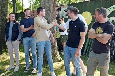 Bilder zur Verabschiedung verdienter Spieler beim SC Spelle-Venhaus