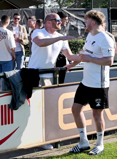 Bilder zur Verabschiedung verdienter Spieler beim SC Spelle-Venhaus