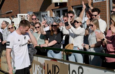 Bilder zur Verabschiedung verdienter Spieler beim SC Spelle-Venhaus