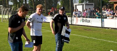 Bilder zur Verabschiedung verdienter Spieler beim SC Spelle-Venhaus