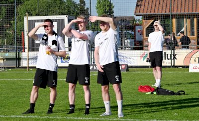 Bilder zur Verabschiedung verdienter Spieler beim SC Spelle-Venhaus