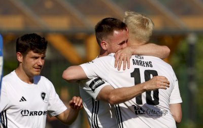 Bilder zur Verabschiedung verdienter Spieler beim SC Spelle-Venhaus