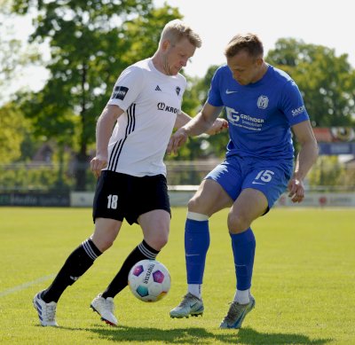 Bilder zur Verabschiedung verdienter Spieler beim SC Spelle-Venhaus