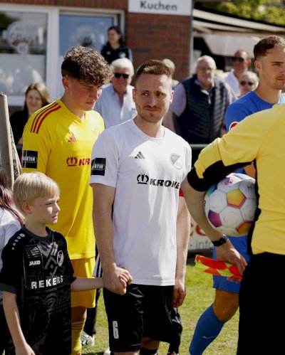 Bilder zur Verabschiedung verdienter Spieler beim SC Spelle-Venhaus