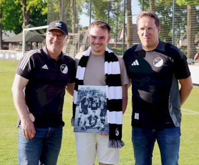Bilder zur Verabschiedung verdienter Spieler beim SC Spelle-Venhaus