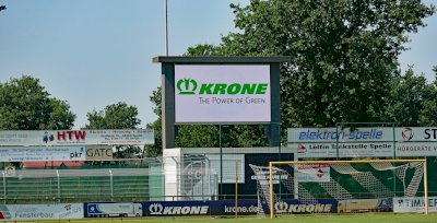 Neue Videoleinwand im Stadion verschafft dem SC Spelle-Venhaus mehr Möglichkeiten