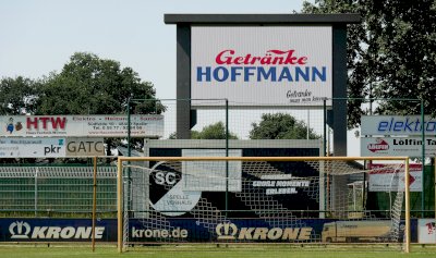 Neue Videoleinwand im Stadion verschafft dem SC Spelle-Venhaus mehr Möglichkeiten