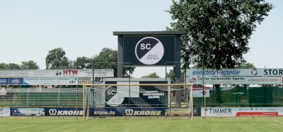 Neue Videoleinwand im Stadion verschafft dem SC Spelle-Venhaus mehr Möglichkeiten