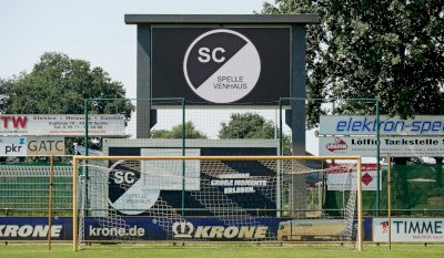 Neue Videoleinwand im Stadion verschafft dem SC Spelle-Venhaus mehr Möglichkeiten