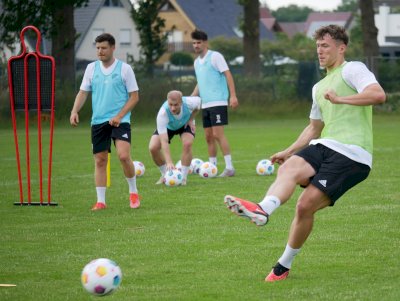 „Der Zusammenhalt ist krass“: Elias Strotmann will weiter für Spelle Tore schießen