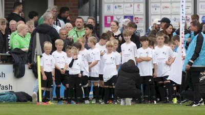 Tolle Erlebnisse für junge Speller Fußball-Talente beim Spiel gegen Gladbach