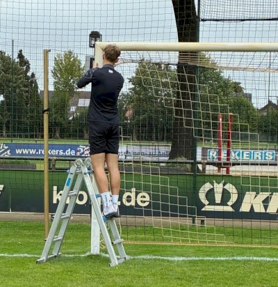 Starke Teamleistung: Speller Herrenmannschaften sorgen für schöneres Sportgelände