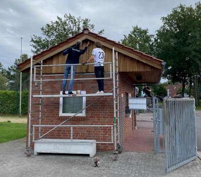 Starke Teamleistung: Speller Herrenmannschaften sorgen für schöneres Sportgelände