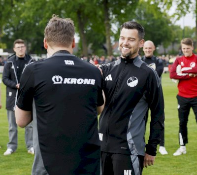Spelle verabschiedet vier Spieler und zwei Trainer vor großer Kulisse