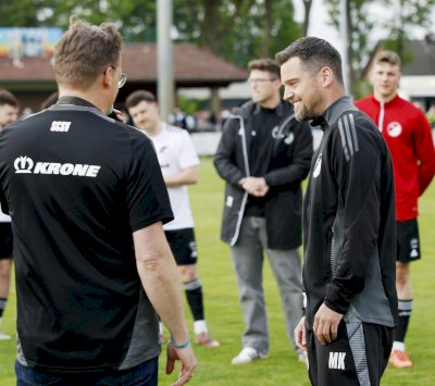 Spelle verabschiedet vier Spieler und zwei Trainer vor großer Kulisse
