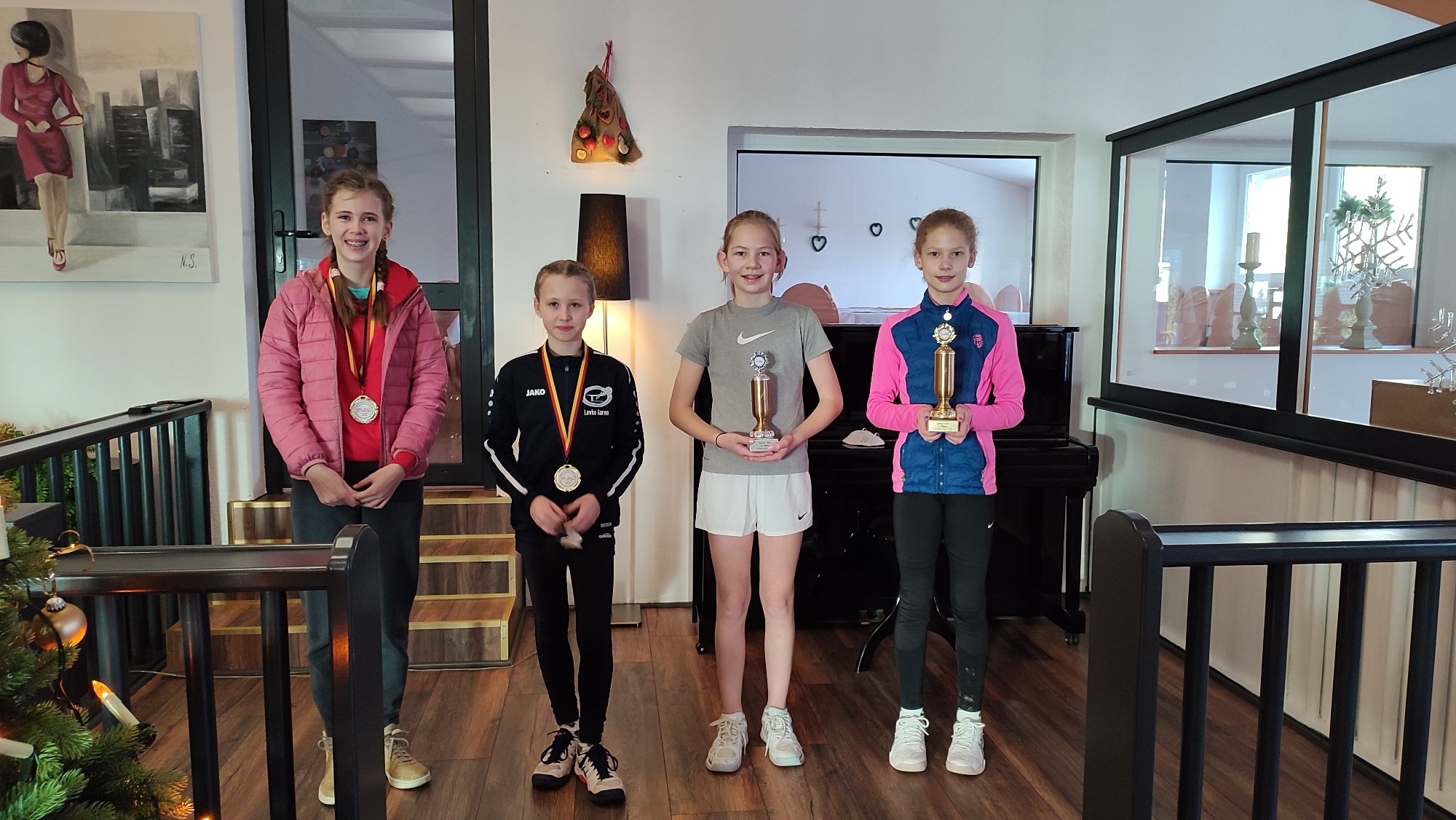 Pia Egbers und Jonne Epping sind neue Tennis Regionsmeister!