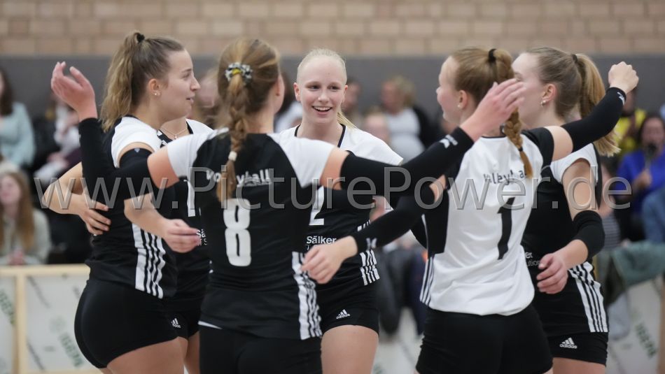 Damen 1 verliert doppelt