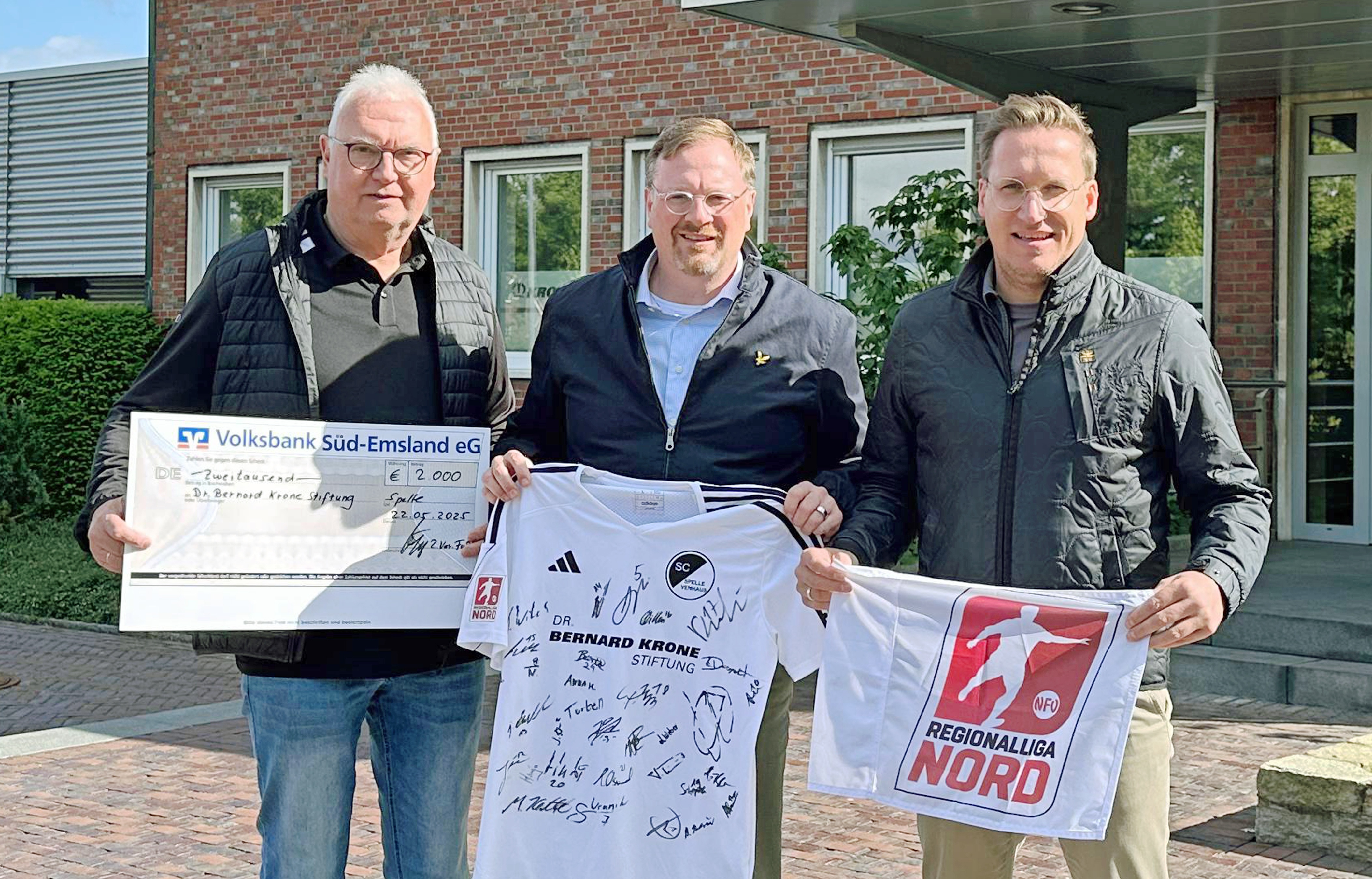 Spelle: Versteigerung der Derby-Sondertrikots bringt 2000 Euro für die Dr.-Bernard-Krone-Stiftung
